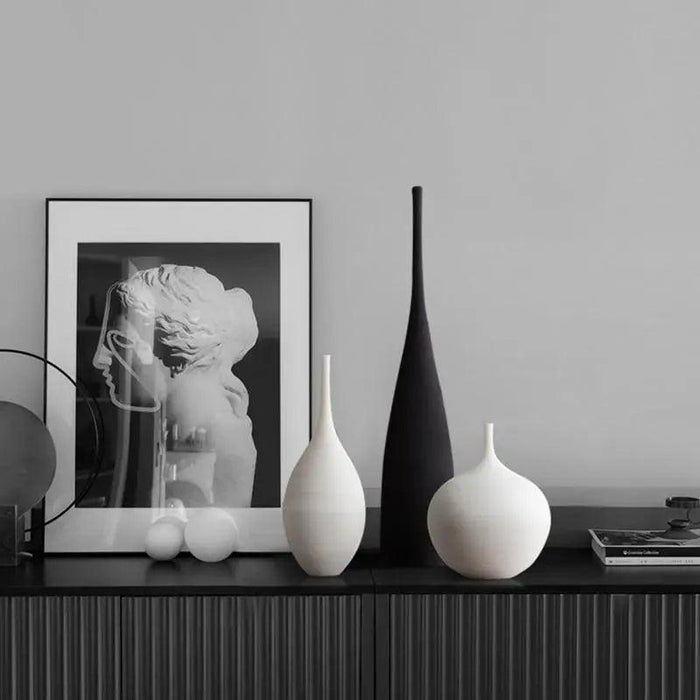 Alma - Minimalistic Handmade Ceramic Vase  BO-HA   